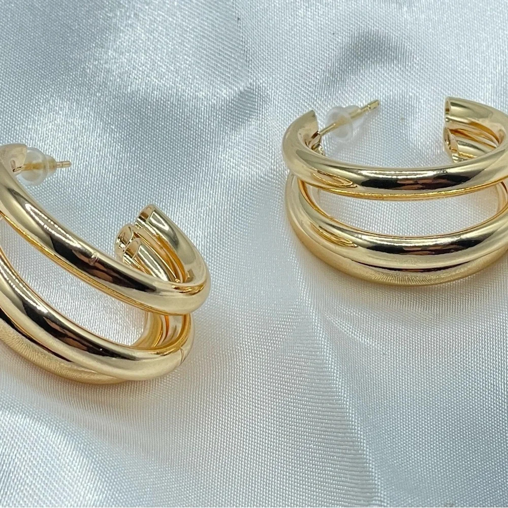 Golden triple hoop earrings - Picture 7 of 7